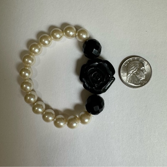 Vintage Anthropologie Black Rose Faux Pearl Stretch Statement Bracelet - Picture 8 of 14